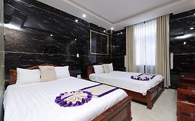 T Y Hotel
